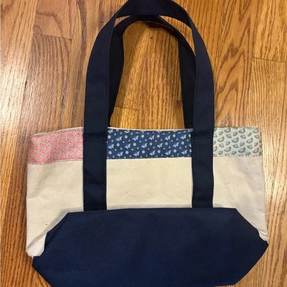Vineyard Vines Patchwork Canvas Tote Mini  NWT - Picture 2 of 3